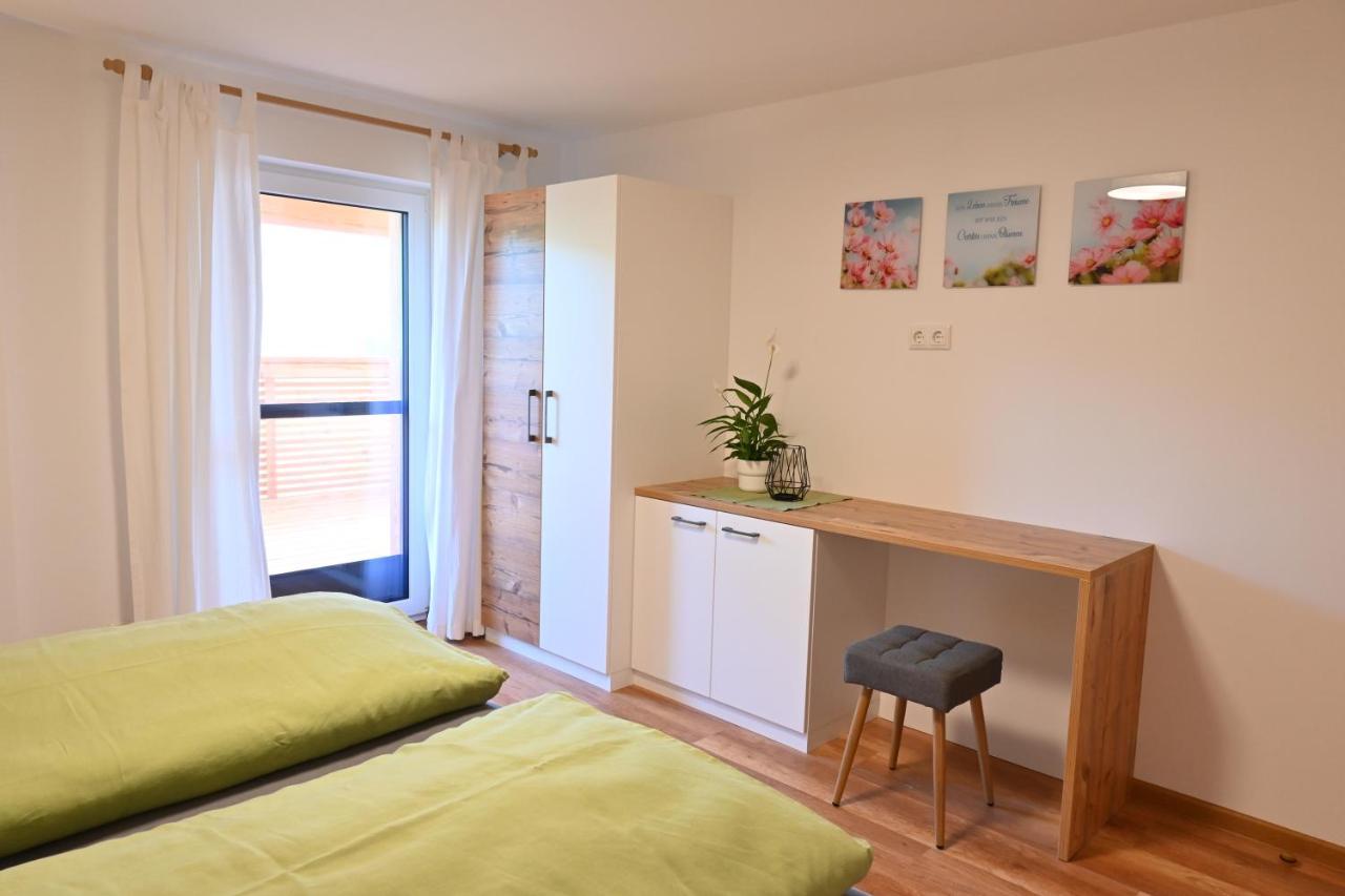 Biohof Auinger, Der Tiererlebnishof Apartment Aurach am Hongar Ngoại thất bức ảnh